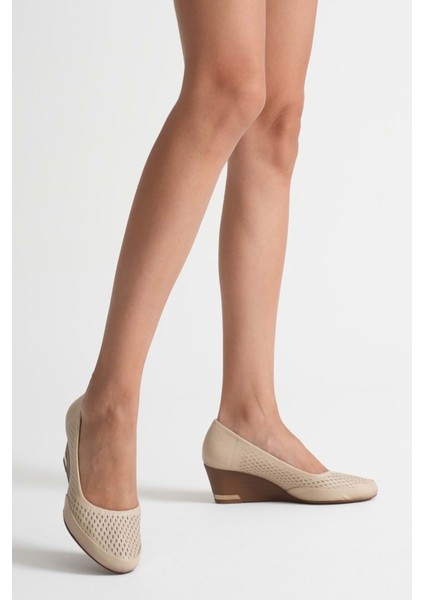 Kadın Hakiki Deri Petek Baskılı Dolgu Topuklu Ayakkabı - Bej fiyatları