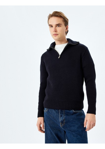 Uzun Kollu Basic Yarım Fermuarlı Triko Kazak