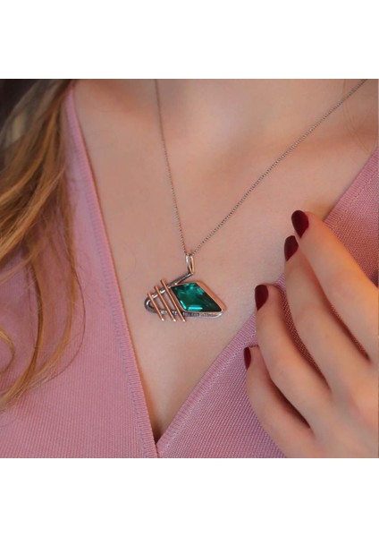 Peridot Taşlı Gümüş Otantik Kolye