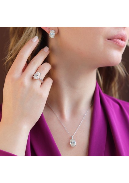 Oval Kesim Tek Taş Modeli 4,5ct 925 Ayar Gümüş Sky Diamond Set
