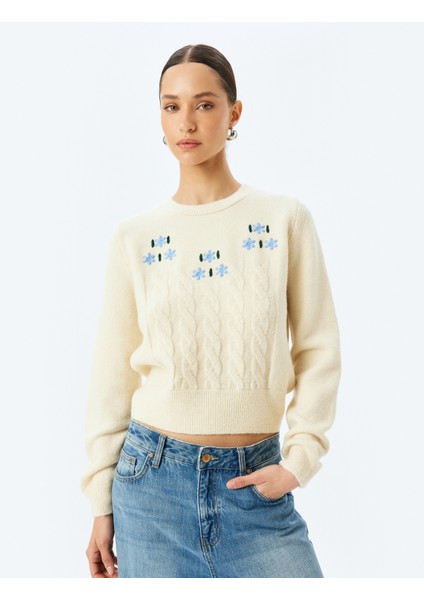 Uzun Kollu Bisiklet Yaka Çiçekli Saç Örgü Dokulu Örme Kazak modelleri