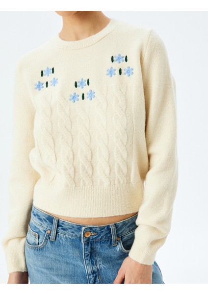 Uzun Kollu Bisiklet Yaka Çiçekli Saç Örgü Dokulu Örme Kazak indirimleri