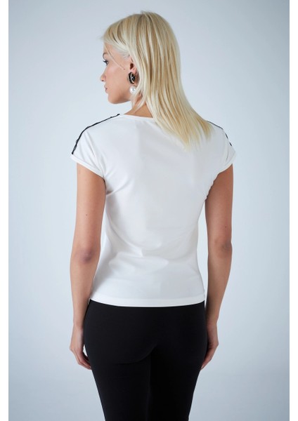 Kadın Ekru V Yaka Dantel Detaylı Bluz EY3133 fiyatları