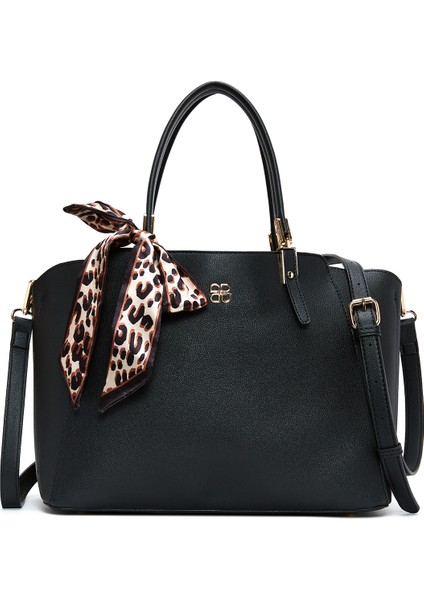 Kadın Siyah Uzun Askılı Aksesuarlı Kol Çantası 25ABD270318