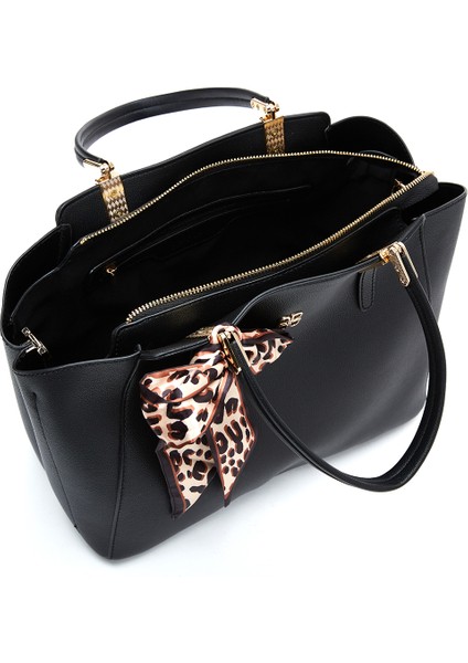 Kadın Siyah Uzun Askılı Aksesuarlı Kol Çantası 25ABD270318