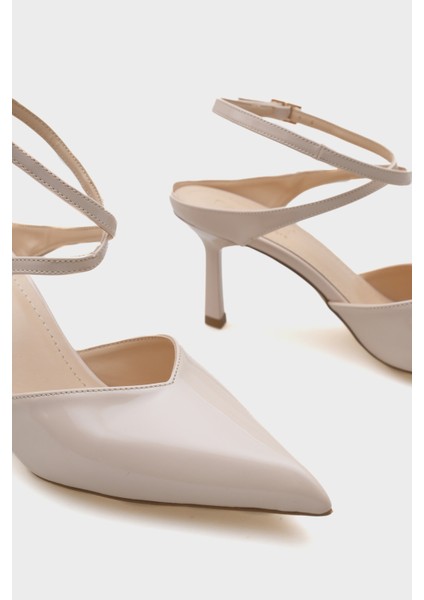 Tiff Sivri Burunlu Orta Topuklu Bilekten Bantlı Kadın Ayakkabı