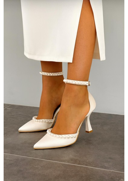 Pearl Kemerli Inci Detaylı 9 cm Topuklu Saten Kadın Ayakkabı