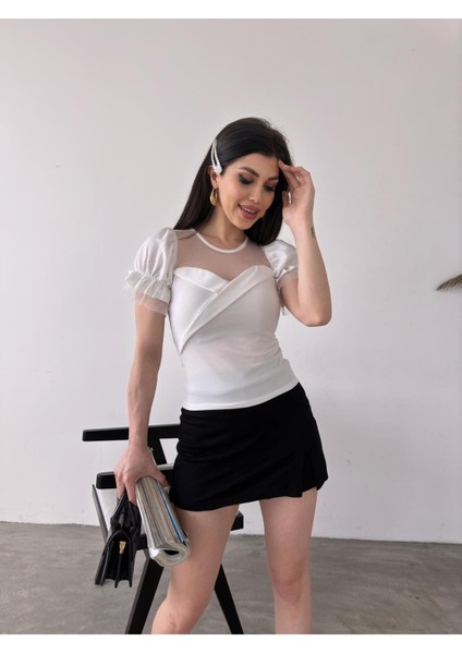 Bisiklet Yaka Tül Detaylı Kolları Fırfırlı Bluz