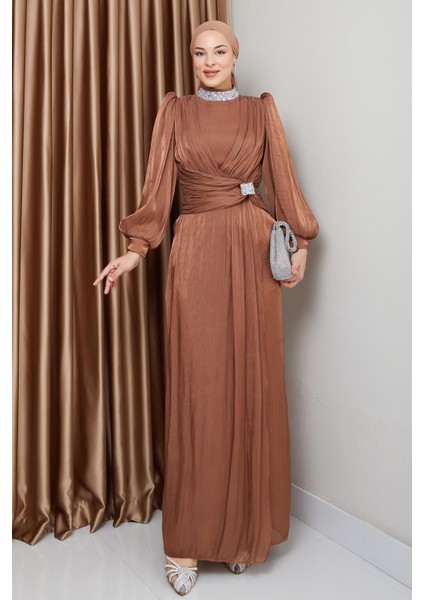 Fiyonk ve Yakası Taş Bezeli Yoryo Ipek Tesettür Abiye Elbise Taba 1236