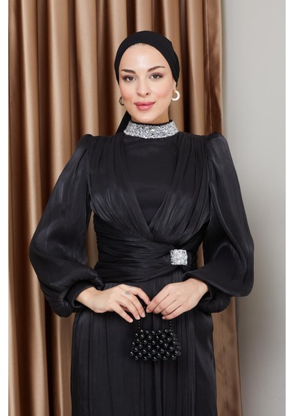 Fiyonk ve Yakası Taş Bezeli Yoryo Ipek Tesettür Abiye Elbise Siyah 1236 modelleri