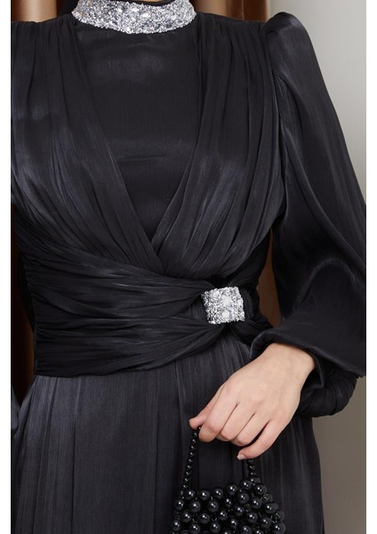 Fiyonk ve Yakası Taş Bezeli Yoryo Ipek Tesettür Abiye Elbise Siyah 1236 indirimleri