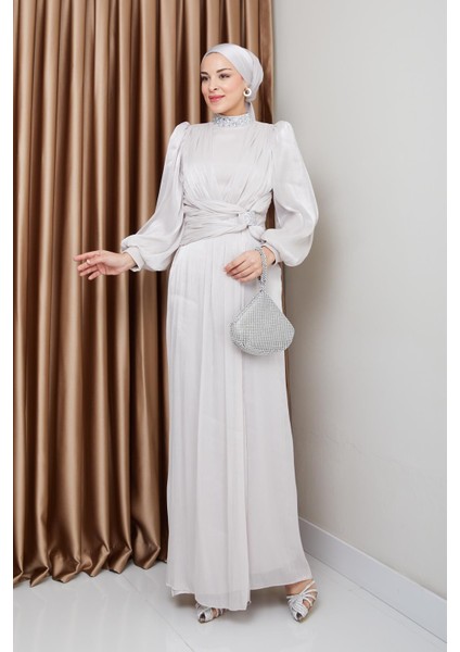 Fiyonk ve Yakası Taş Bezeli Yoryo Ipek Tesettür Abiye Elbise Taş 1236 modelleri