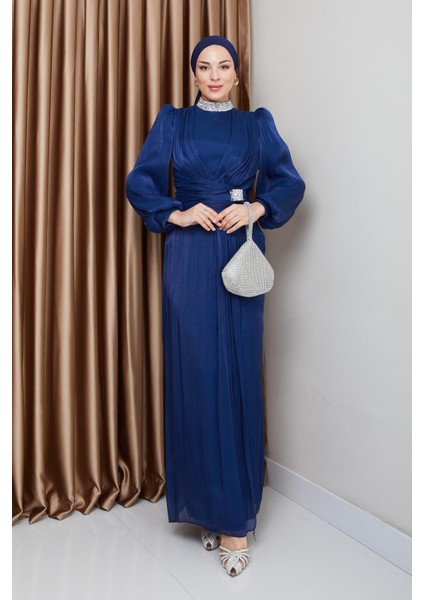 Fiyonk ve Yakası Taş Bezeli Yoryo Ipek Tesettür Abiye Elbise K. Indigo 1236