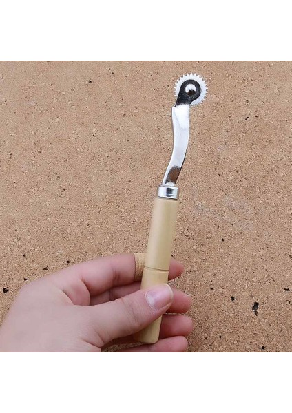 Ahşap Saplı Kumaş ve Keçe Çizme Ruleti Metal & 15CM-1 Adet
