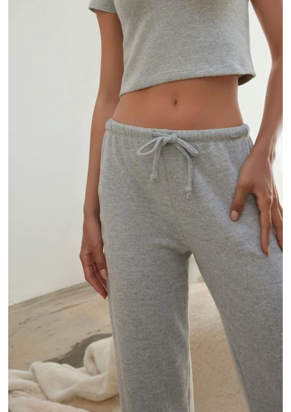 Kadın Bağcıklı Yumuşak Dokulu Örme Pantolon Açık Gri indirimleri