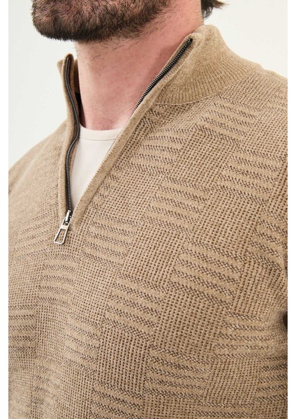 Desenli Slim Fit Fermuarlı Yarım Balıkçı Yaka Şönil Kumaş Erkek Triko Kazak fiyatları