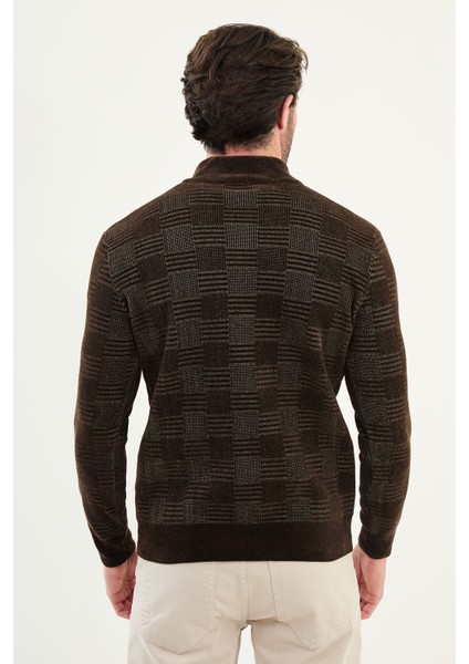 Desenli Slim Fit Fermuarlı Yarım Balıkçı Yaka Şönil Kumaş Erkek Triko Kazak fırsatları