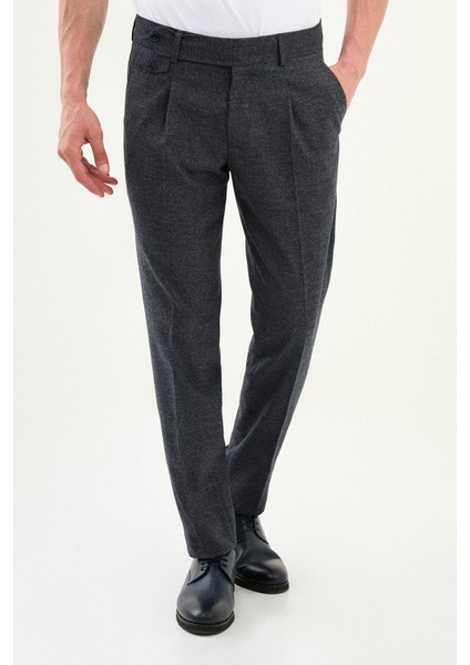 Dokulu Slimfit Pileli Erkek Pantolon