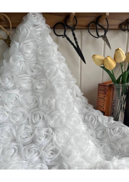 Gül Desenli Muazzam Dantel Beyaz Renkte modelleri