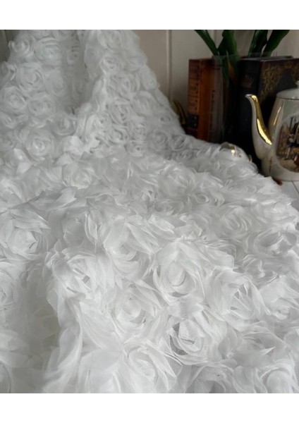 Gül Desenli Muazzam Dantel Beyaz Renkte fırsatları