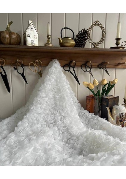 Gül Desenli Muazzam Dantel Beyaz Renkte indirimleri