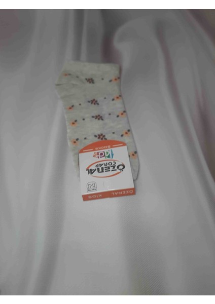 Kız Çocuk Renkli Desenli 4'lü %90 Pamuk %10 Elastan 11-12 Yaş Rahat Kullanışlı Çorap fırsatları