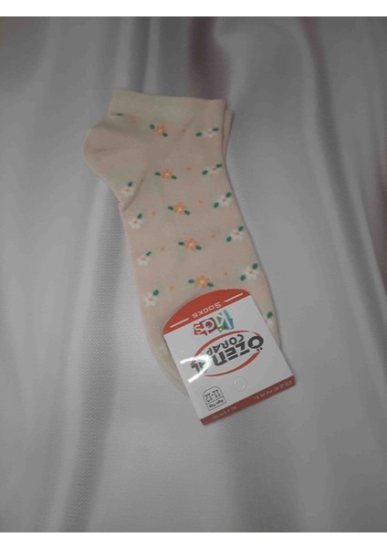 Kız Çocuk Renkli Desenli 4'lü %90 Pamuk %10 Elastan 11-12 Yaş Rahat Kullanışlı Çorap indirimleri