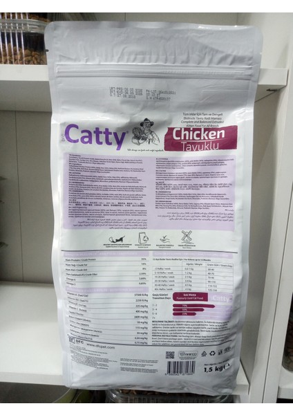 KİTTEN YAVRU KEDİ KURU MAMA TAVUKLU 1.5 KG+3 ADET 15 GRAM TAVUKLU KEDİ ÖDÜL KREMA fiyatları