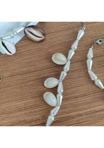 Doğal Deniz Kabuğu (Cowrie) ve Inci Görünümlü Boncuk Bileklik - 578