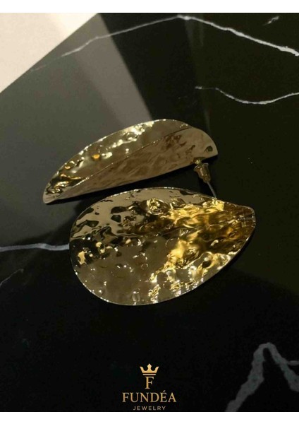 Çelik Küpe El Işçiliği Dokulu Altın Rengi Yaprak Tasarımlı Büyük Form Modern Aksesuar takı Parlak Yüzey Şık fırsatları