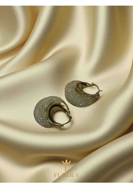 Çelik Altın Halka Küpe Örgü Dokulu, Parlak ve Büyük Form Modern Takı Şık Gösterişli Trend Parlak Model modelleri