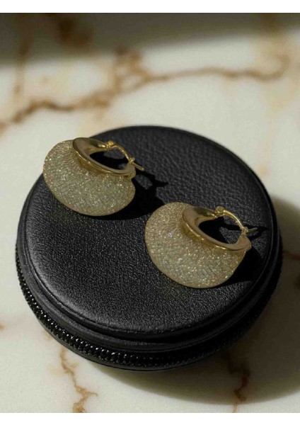 Çelik Altın Halka Küpe Örgü Dokulu, Parlak ve Büyük Form Modern Takı Şık Gösterişli Trend Parlak Model fırsatları