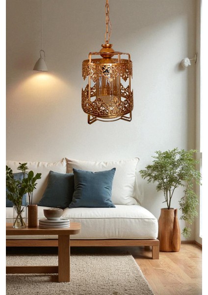 Taç Tekli Avize Gold – Bal Renkli Kristal Camlı, Modern Metal Gövdeli Sarkıt Aydınlatma