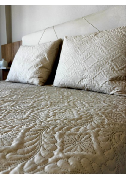 Çift Kişilik Yatak Örtüsü Kapitoneli fırsatları