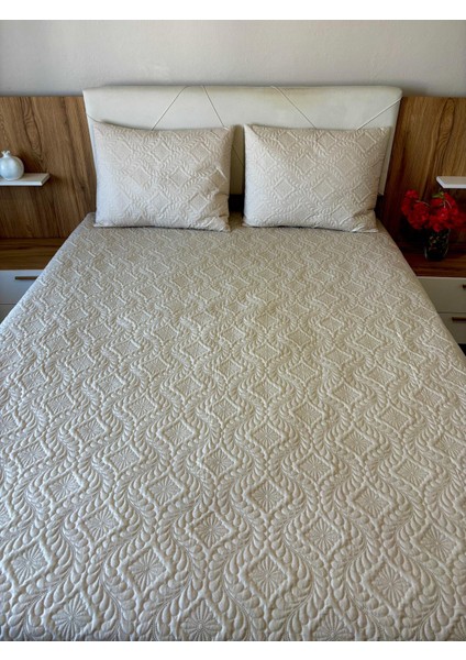 Çift Kişilik Yatak Örtüsü Kapitoneli indirimleri