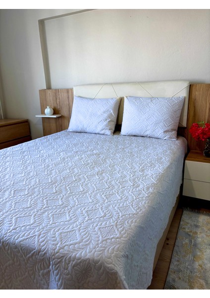 Çift Kişilik Yatak Örtüsü Kapitoneli fırsatları