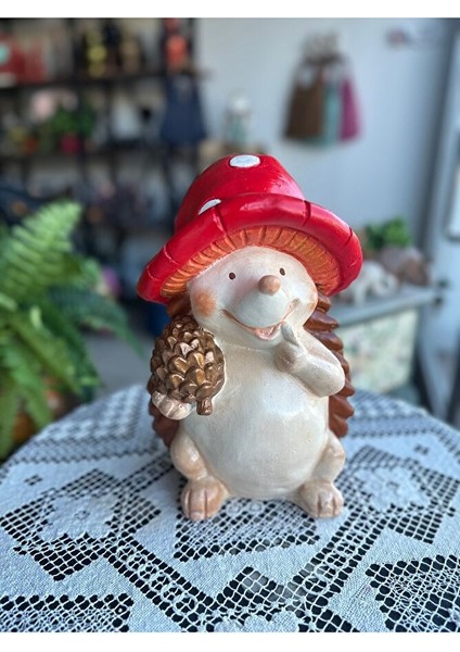 Kozalak Tutan Kirpi, Sevimli Kirpi, Bahçe Dekorasyonu,