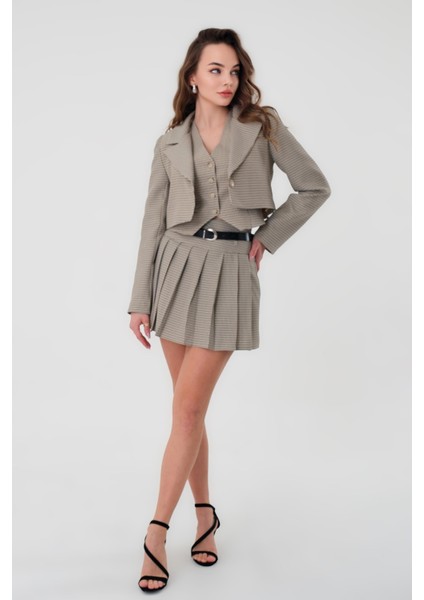 Kadın Bej Mini Ekoseli Yelek-Pileli Etek-Blazer Ceket 3'lü Dokuma Takım modelleri