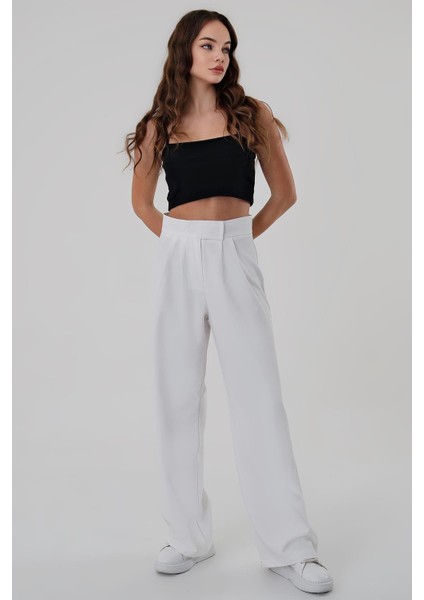 Kadın Beyaz Palazzo Pantolon Yüksek Bel ve Cırtlı Detaylarla modelleri