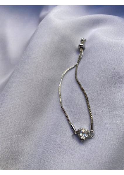 Beyaz Kalpli Asansörlü Gümüş Bileklik