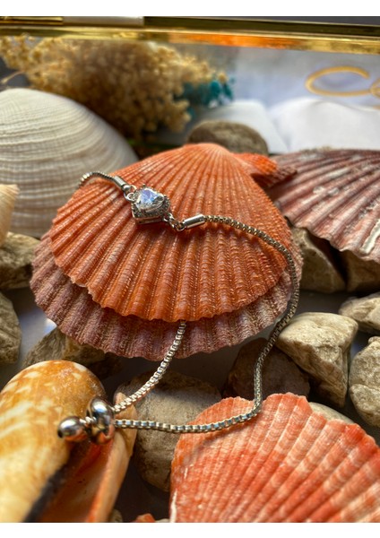 Beyaz Kalpli Asansörlü Gümüş Bileklik