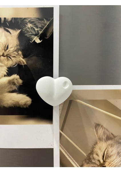 Beyaz Bombeli 5'li Kalpli Magnet Seti – Fotoğraf ve Not Tutucu, Buzdolabı Süsü, Güçlü Mıknatıs, Deko modelleri