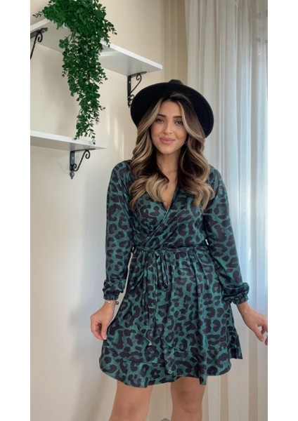 Kadın Uzun Kollu Kruvaze Yaka Belden Kuşaklı Leopar Desenli Dalgıç Elbise