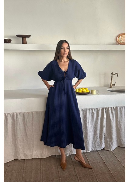 V Yaka Dökümlü Elbise - Lacivert