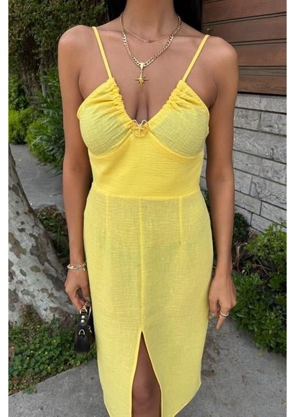 Göğsü Aksesuarlı Önü Yırtmaçlı Elbise 2899