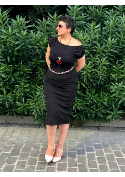 Kayık Yaka Büzgülü Düşük Kol Kemer Detaylı Midi Boy Elbise fırsatları