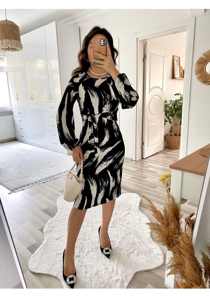 Kadın Uzun Kollu Yuvarlak Yaka Belden Kuşaklı Hazır Desenli Midi Krep Elbise