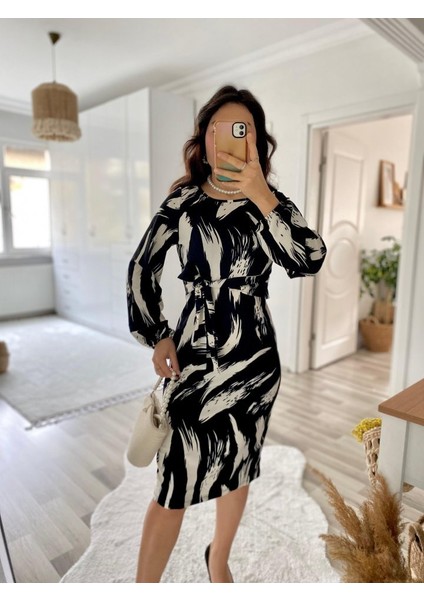 Kadın Uzun Kollu Yuvarlak Yaka Belden Kuşaklı Hazır Desenli Midi Krep Elbise modelleri