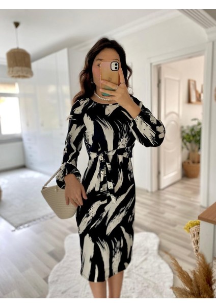 Kadın Uzun Kollu Yuvarlak Yaka Belden Kuşaklı Hazır Desenli Midi Krep Elbise indirimleri