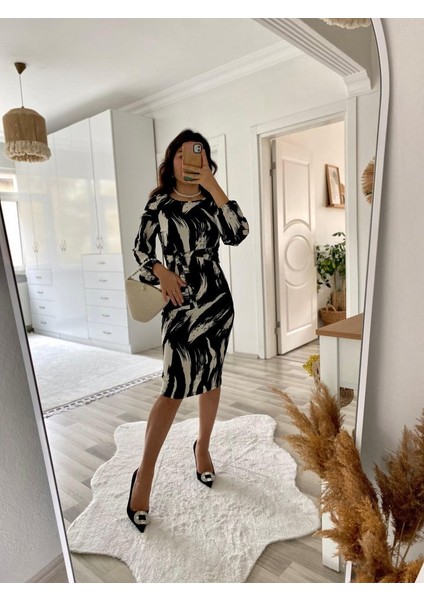 Kadın Uzun Kollu Yuvarlak Yaka Belden Kuşaklı Hazır Desenli Midi Krep Elbise